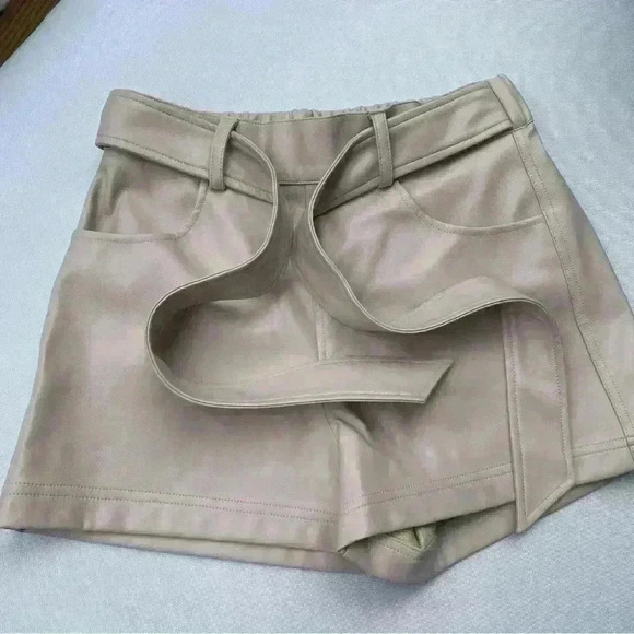 NEW Central Park West Leather Tie High Waisted Shorts In Sand Size S - Picture 3 of 9